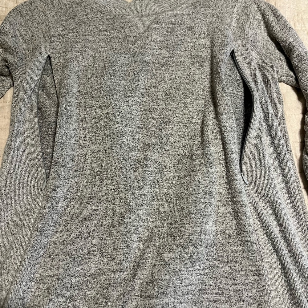 Gap maternity / nursingGray V-Neck Sweater with Zipper